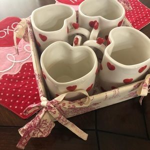 4 Heart Shaped Mugs in Toile Holder